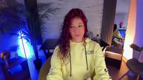 Snapshot of saraandsofi02 chatting on February 26, 2025, 1:53 am sofia gomez420 online show from February 26, 2025, 1:53 am