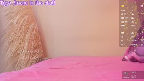 SaraAvila  online show from December 21, 2024, 8:00 pm