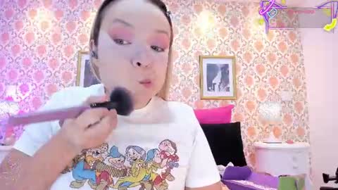SaraAvila  online show from July 25, 2026, 7:33 pm