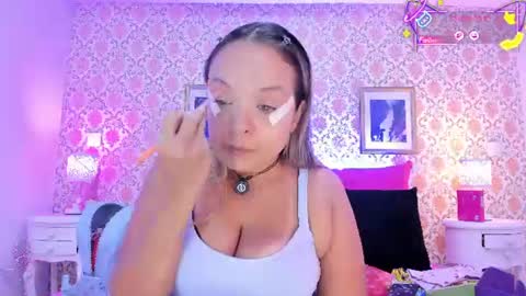 SaraAvila  online show from August 6, 2026, 8:22 pm