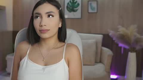 Sara Belmont online show from September 22, 2025, 11:56 am