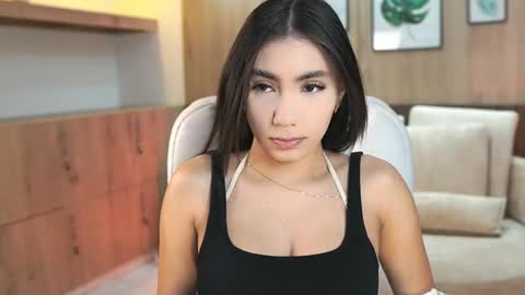 Sara Belmont online show from September 26, 2025, 12:09 pm