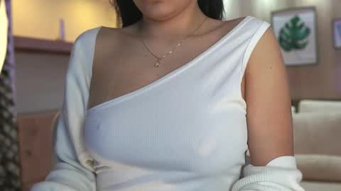 Sara Belmont online show from September 27, 2025, 11:37 am