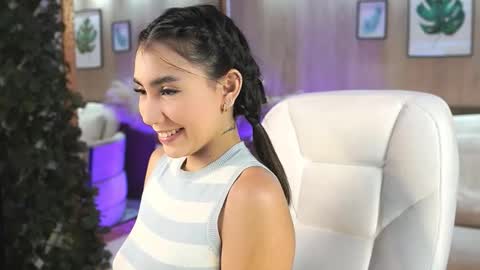 Sara Belmont online show from September 29, 2025, 12:10 pm