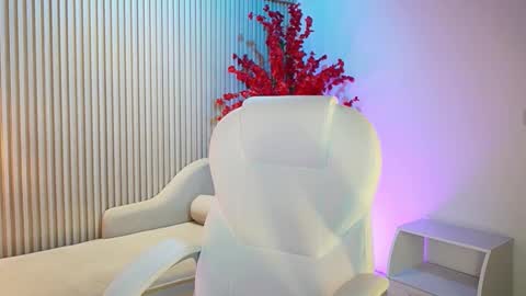 Sara Belmont online show from October 11, 2025, 12:15 pm