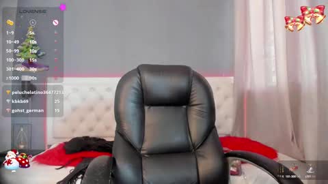 Snapshot of saraby_blandon chatting on December 15, 2024, 4:59 pm online show from December 15, 2024, 4:59 pm