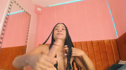 Sara Castillo online show from January 6, 2025, 9:30 am