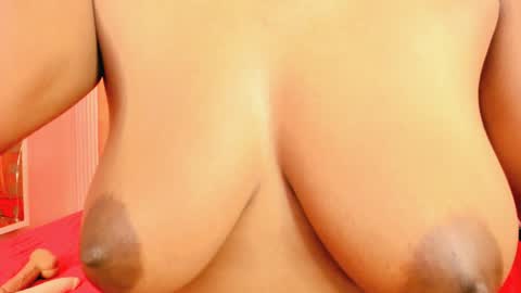 Sara Castillo online show from January 13, 2025, 3:47 pm