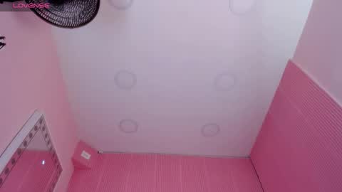 Sara Castillo online show from September 10, 2025, 9:53 am