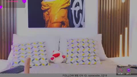 Snapshot of saracutie_ chatting on June 10, 2026, 7:46 pm Sara online show from June 10, 2026, 7:46 pm