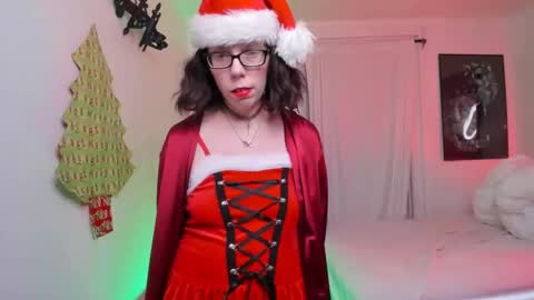 Snapshot of saradesirexo chatting on December 8, 2024, 2:28 am Sara Desire online show from December 8, 2024, 2:28 am