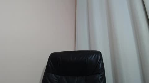 saradorj92 online show from January 16, 2026, 2:37 am