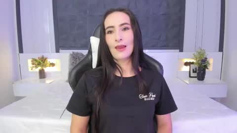 Snapshot of saragomez_1 chatting on October 2, 2025, 12:12 pm  Sara Gomez  online show from October 2, 2025, 12:12 pm