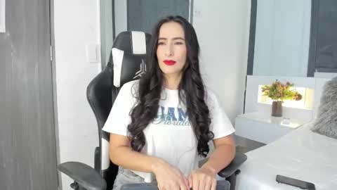 Snapshot of saragomez_1 chatting on October 5, 2025, 12:47 pm  Sara Gomez  online show from October 5, 2025, 12:47 pm