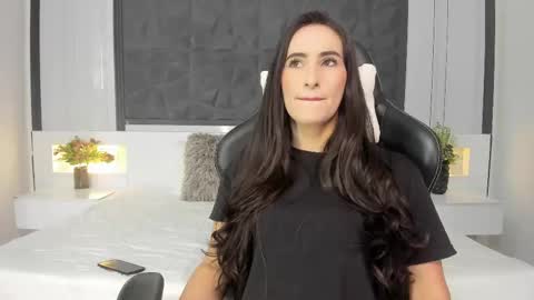 Snapshot of saragomez_1 chatting on October 8, 2025, 12:36 pm  Sara Gomez  online show from October 8, 2025, 12:36 pm