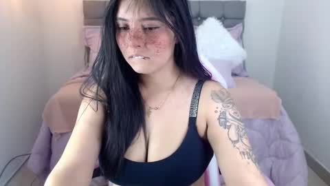 Snapshot of sarah__moon1 chatting on February 26, 2025, 2:57 pm Sarah Moon online show from February 26, 2025, 2:57 pm