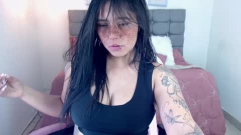 Snapshot of sarah__moon1 chatting on October 15, 2025, 8:31 pm Sarah Moon online show from October 15, 2025, 8:31 pm