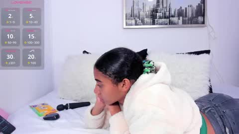 Snapshot of sarah_ashbourne chatting on October 7, 2025, 12:24 pm sarah_ashbourne online show from October 7, 2025, 12:24 pm