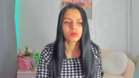 Sara online show from May 7, 2026, 8:42 am