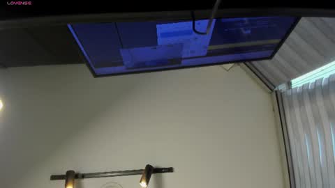 sarah_collens_ online show from June 17, 2026, 11:34 am