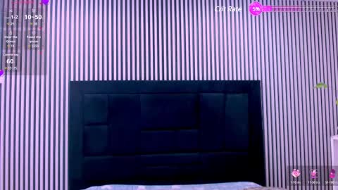 Snapshot of sarah_cream chatting on February 15, 2025, 9:59 pm Sarah online show from February 15, 2025, 9:59 pm