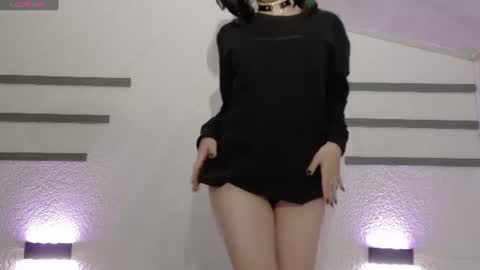 Sarah online show from June 19, 2026, 1:37 pm