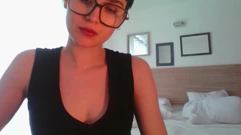 Sarah online show from February 15, 2026, 3:09 pm