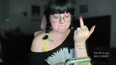 Sarah online show from September 12, 2025, 2:33 am