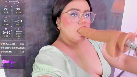 Snapshot of sarah_gold_1 chatting on January 12, 2025, 3:17 am Sarah online show from January 12, 2025, 3:17 am