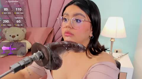 Snapshot of sarah_gold_1 chatting on March 8, 2025, 11:49 pm Sarah online show from March 8, 2025, 11:49 pm