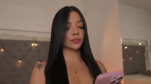 Snapshot of sarah_hiill chatting on October 7, 2025, 8:17 pm online show from October 7, 2025, 8:17 pm