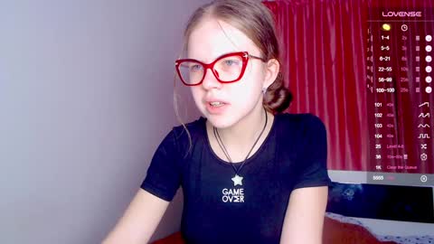 Sarah online show from February 4, 2025, 2:53 pm