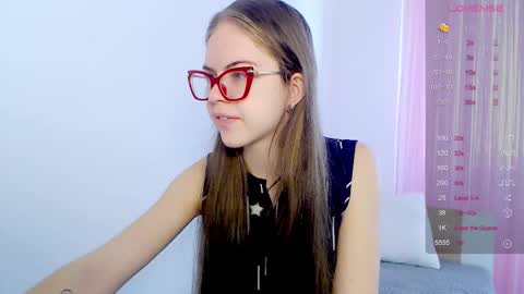 Snapshot of sarah_hs chatting on November 17, 2025, 6:30 am Sarah online show from November 17, 2025, 6:30 am