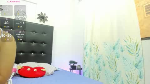 sarah_lowee online show from September 25, 2025, 6:22 pm