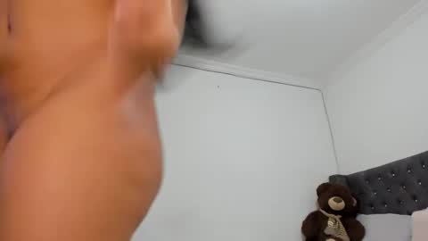 Sarah Marquez  online show from October 1, 2025, 9:32 pm