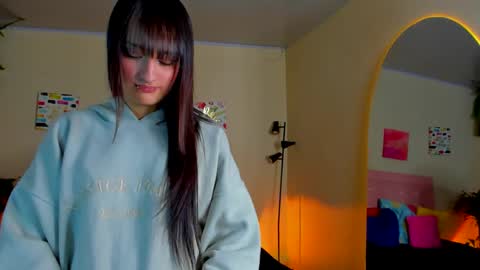 Sarah Ramirez online show from December 11, 2024, 5:10 am
