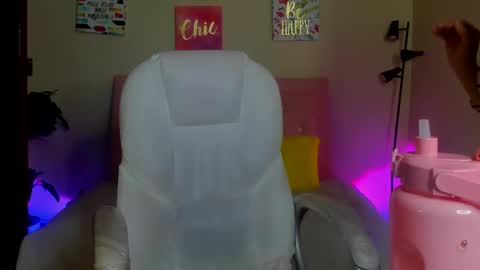 Sarah Ramirez online show from December 16, 2024, 4:13 am