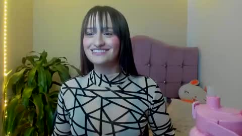 Sarah Ramirez online show from December 16, 2024, 7:15 am