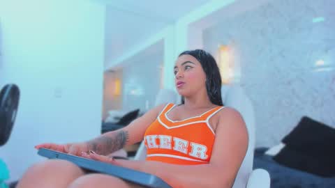 sarah online show from October 27, 2025, 12:09 pm