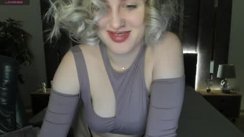 Sarah online show from December 5, 2024, 1:03 am