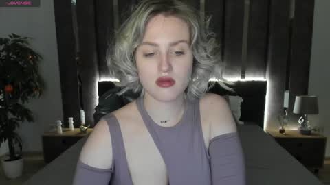 Sarah online show from December 5, 2024, 4:09 am