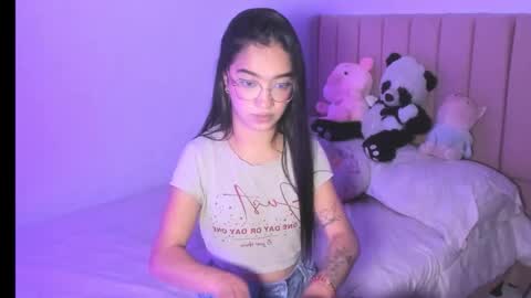 Snapshot of sarah_stone15 chatting on October 14, 2025, 11:05 pm Sarah online show from October 14, 2025, 11:05 pm