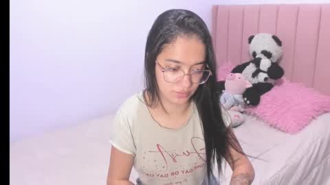 Snapshot of sarah_stone15 chatting on October 16, 2025, 9:38 pm Sarah online show from October 16, 2025, 9:38 pm