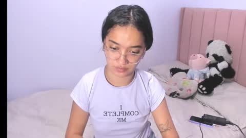 Snapshot of sarah_stone15 chatting on October 18, 2025, 1:52 am Sarah online show from October 18, 2025, 1:52 am