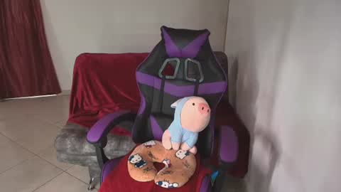 sarah_stormm online show from June 17, 2026, 5:36 pm