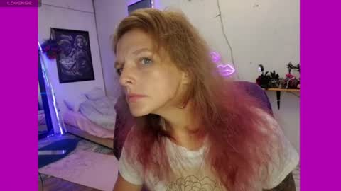 sarahdellisonn online show from June 26, 2026, 2:32 pm