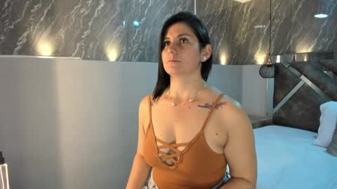 Sarah Deyvis online show from December 23, 2024, 8:36 pm