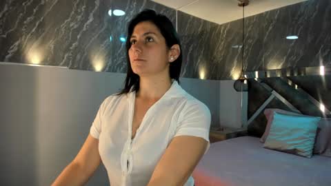Sarah Deyvis online show from December 29, 2024, 2:21 pm