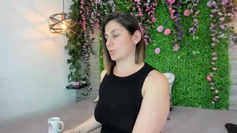 Sarah Deyvis online show from March 10, 2026, 3:50 pm