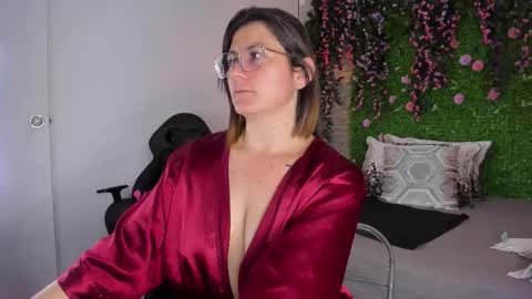 Sarah Deyvis online show from March 13, 2026, 4:08 am